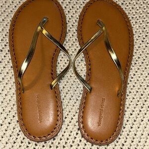Vineyard Vines Gold and Tan Sandals with Leather Straps